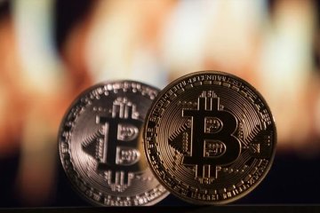 Bitcoin için yükseliş trendi bitti mi? 74 bin dolar zirve miydi?