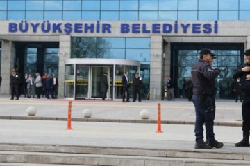 Ankara Büyükşehir Belediyesi'ne FETÖ operasyonu