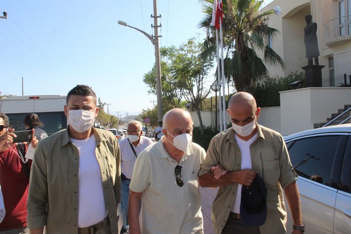 14 emekli generalin rütbeleri sökülecek 3 vb.jpg